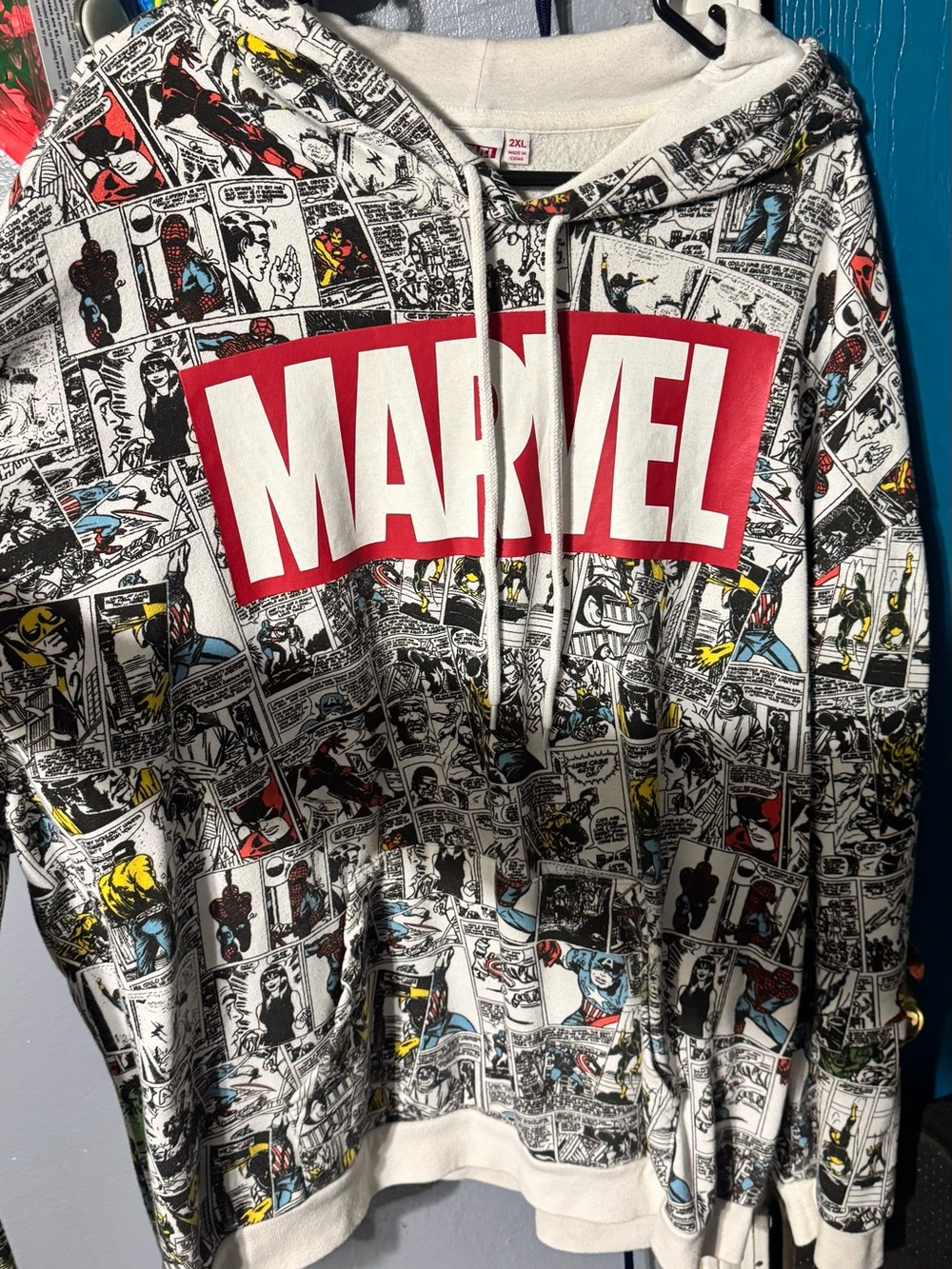 Men Marvel Comic-Print Hoodie with Red Logo